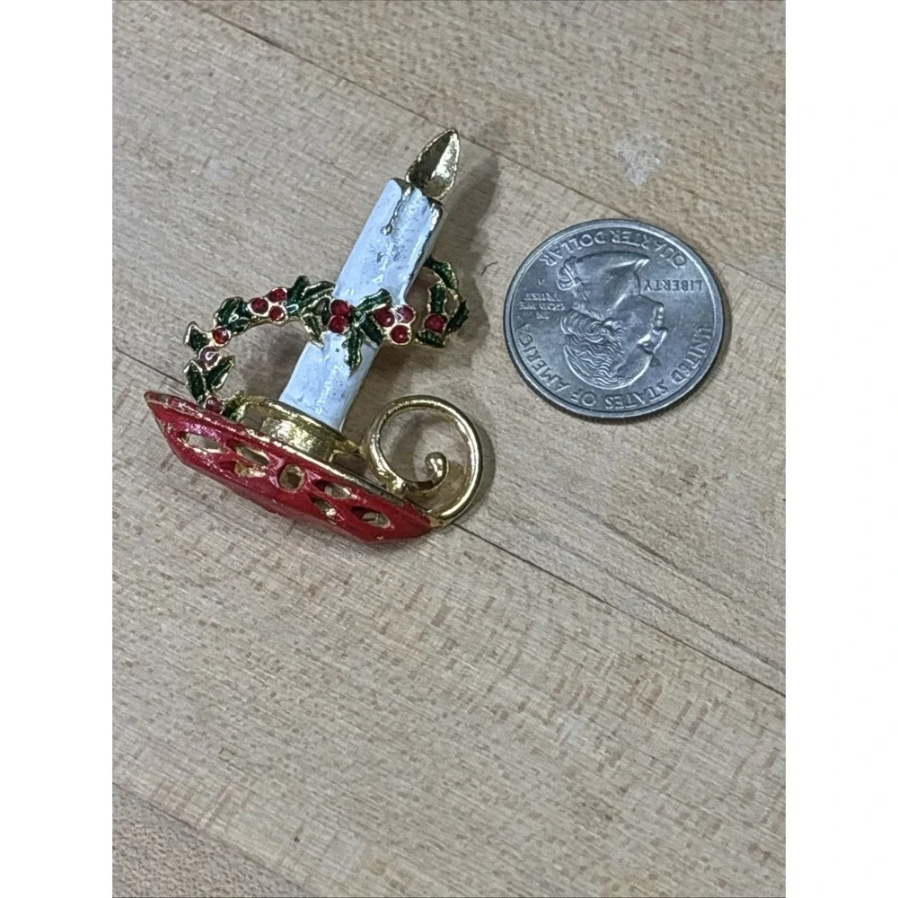 Vintage 1970s Christmas Candle Brooch Enamel Gold Tone Holly Holiday Pin